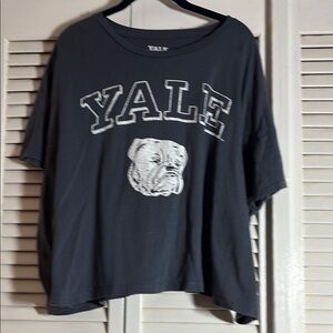 Yale Graphic T-Shirt in Dark Gray
